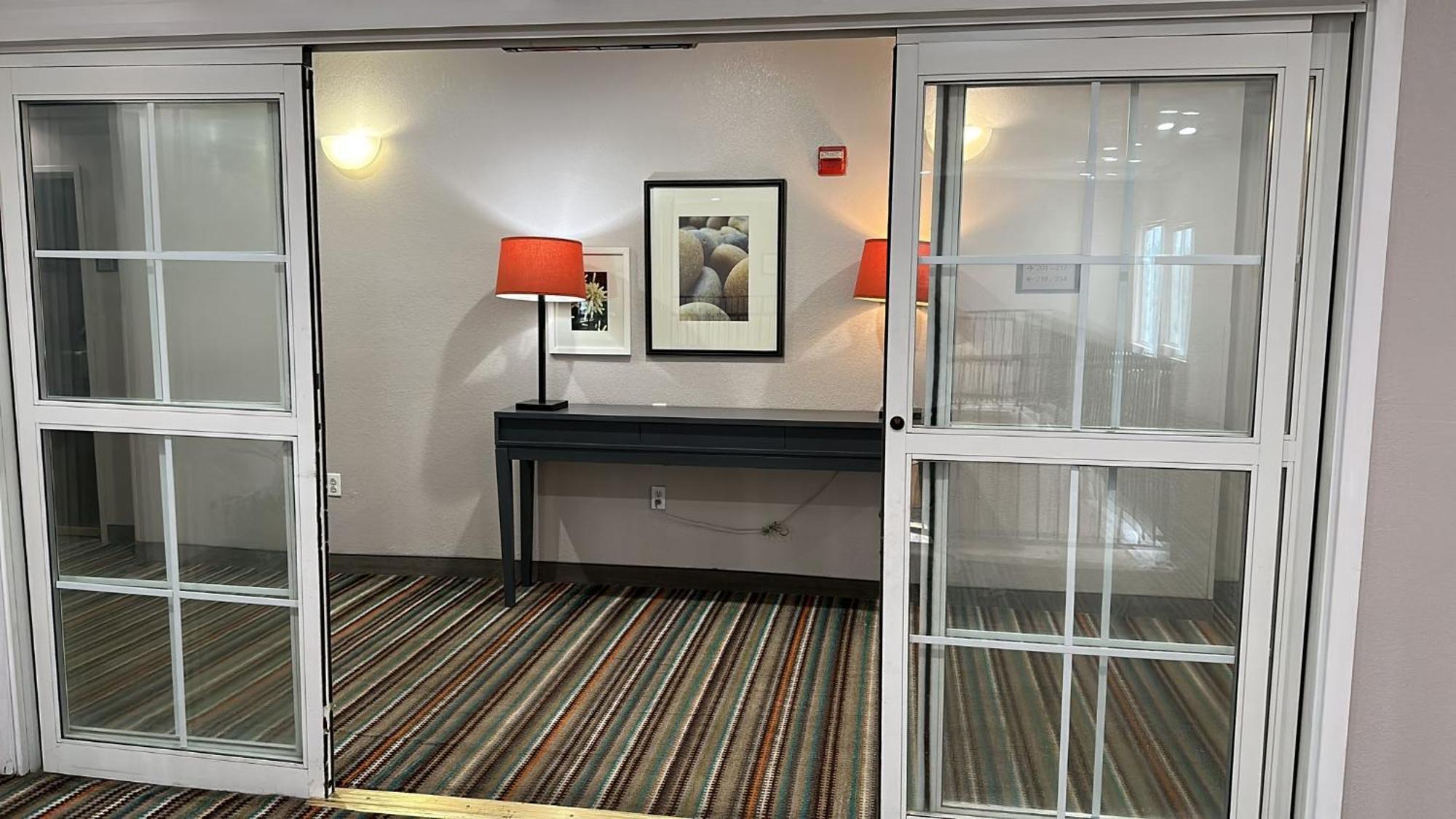 Country Inn & Suites By Radisson, Austin North Pflugerville , Tx ราวด์ร็อก ภายนอก รูปภาพ